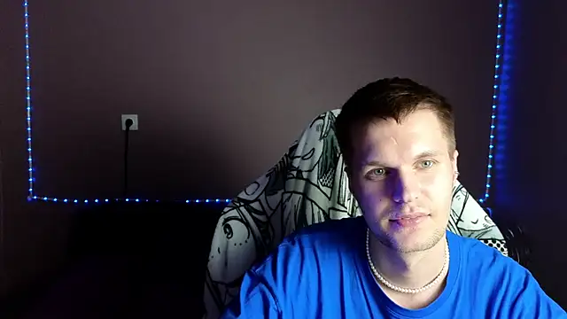 Leonnextdoor online show from January 3, 2:40 pm