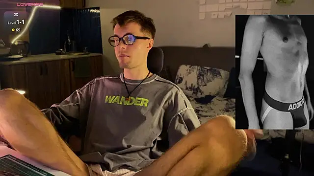 Leonnextdoor online show from March 8, 2:21 pm