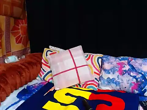 Thickbootykim online show from May 14, 8:37 pm