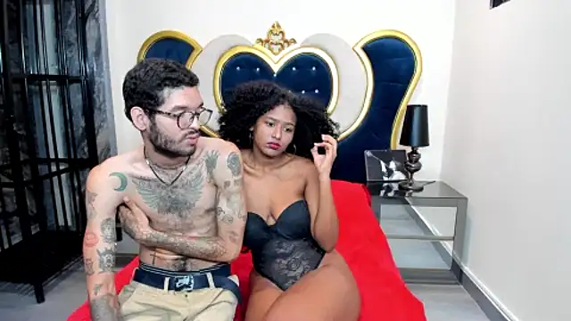 Snapshot of JenniferandBen chatting on January 26, 7:31 pm JenniferandBen online show from January 26, 7:31 pm