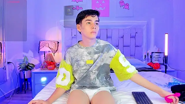 Maxi little online show from October 11, 9:13 pm