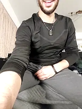 Snapshot of Levi_Latino chatting on November 29, 5:27 pm Levi Latino online show from November 29, 5:27 pm