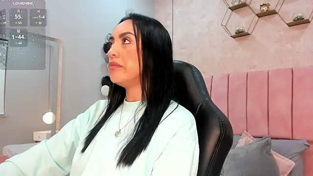 MAGIC AURORAA online show from March 14, 1:13 pm