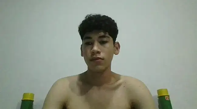 Snapshot of leo_teen chatting on January 6, 1:42 am leo teen online show from January 6, 1:42 am