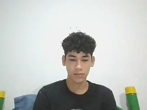 Snapshot of leo_teen chatting on January 15, 5:05 pm leo teen online show from January 15, 5:05 pm