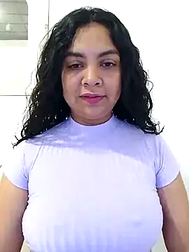 Brendabluee online show from January 27, 9:00 pm