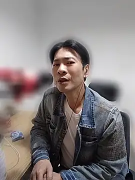 Snapshot of aa3600 chatting on April 1, 4:48 pm aa3600 online show from April 1, 4:48 pm