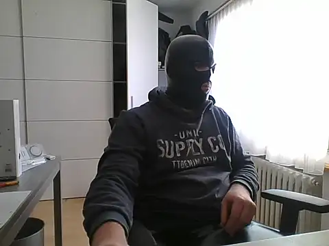 Snapshot of latexmen6 chatting on December 27, 10:23 am latexmen6 online show from December 27, 10:23 am