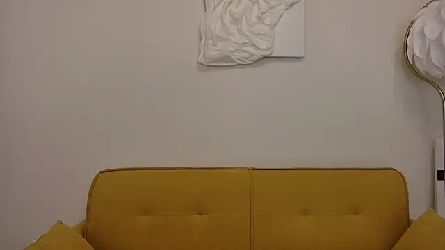 Snapshot of HelenBenit chatting on November 14, 12:20 am HelenBenit online show from November 14, 12:20 am