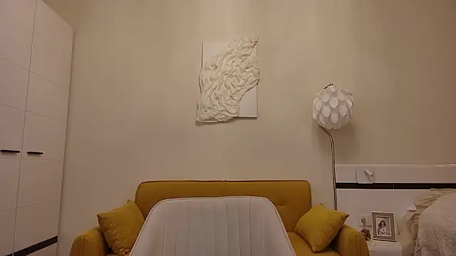 HelenBenit online show from March 5, 1:34 am