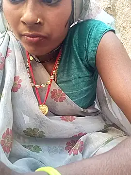 Snapshot of Arini_Arora chatting on February 27, 9:43 am Arini Arora online show from February 27, 9:43 am