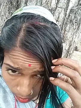 Snapshot of Arini_Arora chatting on February 28, 4:54 am Arini Arora online show from February 28, 4:54 am