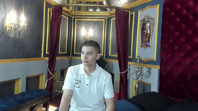Snapshot of MarcoVitto chatting on February 26, 3:21 am MarcoVitto online show from February 26, 3:21 am