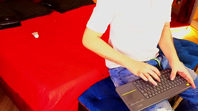 MarcoVitto online show from October 10, 11:42 am