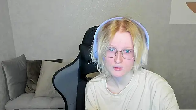 ElizabethHarpper online show from September 27, 1:21 am