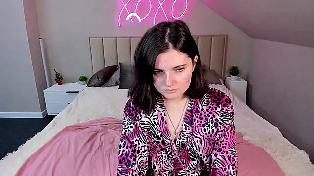 Snapshot of CharlotteMitchell chatting on December 30, 1:04 am CharlotteMitchell online show from December 30, 1:04 am