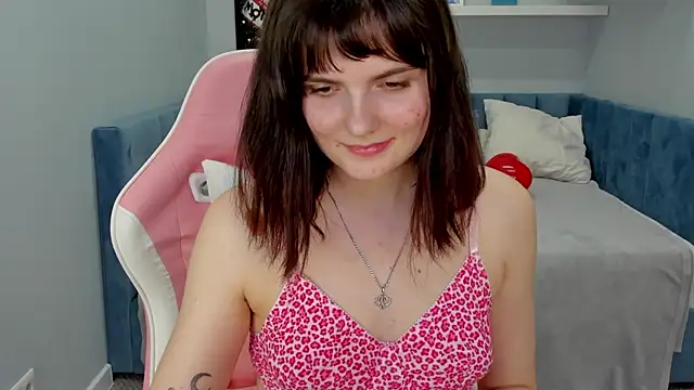 Snapshot of CharlotteMitchell chatting on February 15, 2:22 pm CharlotteMitchell online show from February 15, 2:22 pm