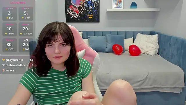 Snapshot of CharlotteMitchell chatting on February 17, 1:53 pm CharlotteMitchell online show from February 17, 1:53 pm