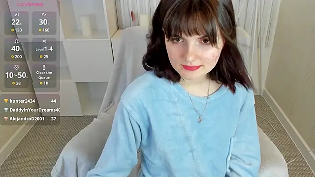 Snapshot of CharlotteMitchell chatting on March 1, 11:17 am CharlotteMitchell online show from March 1, 11:17 am