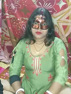 Hot muskaan online show from January 13, 12:45 pm