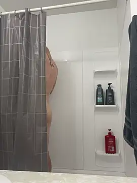 Snapshot of tcadle1824 chatting on December 27, 4:32 pm tcadle1824 online show from December 27, 4:32 pm