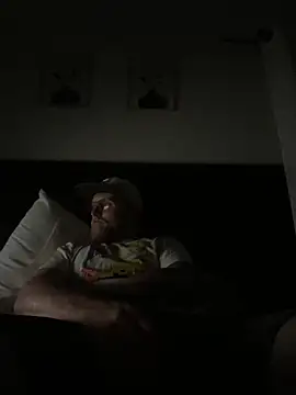 Snapshot of tcadle1824 chatting on April 3, 2:20 am tcadle1824 online show from April 3, 2:20 am