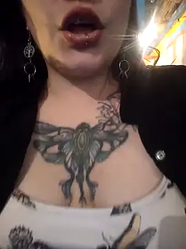 Snapshot of Miss_Amelie chatting on March 6, 1:48 am Miss Amelie online show from March 6, 1:48 am