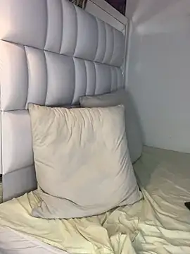 Snapshot of Angel_Khouri chatting on February 1, 2:05 am Angel Khouri online show from February 1, 2:05 am