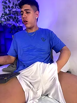 Snapshot of Angel_Khouri chatting on October 8, 3:37 am Angel Khouri online show from October 8, 3:37 am