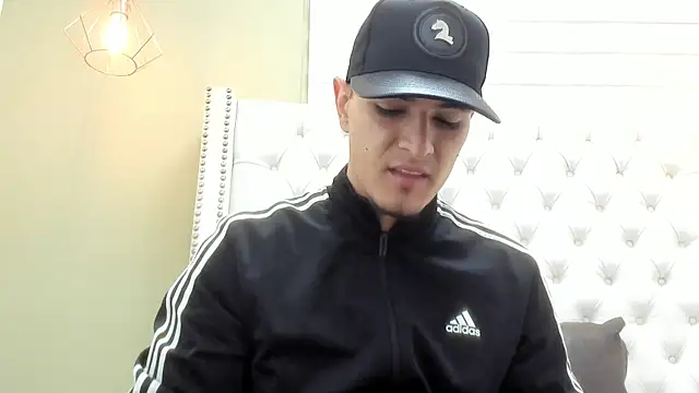 DAVID VICTORIAA online show from September 18, 1:13 pm