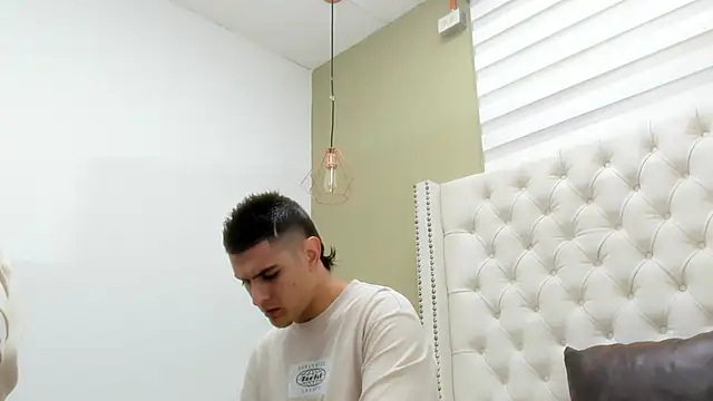 DAVID VICTORIAA online show from October 14, 1:01 pm