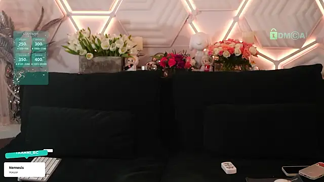 Snapshot of taanni_bc chatting on March 8, 3:21 am taanni bc online show from March 8, 3:21 am