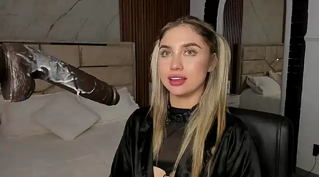 EmiilyHendriixx online show from January 11, 5:10 am