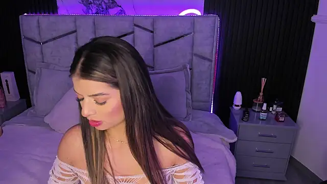 Snapshot of daniiphoeniixx chatting on March 5, 10:43 pm daniiphoeniixx online show from March 5, 10:43 pm