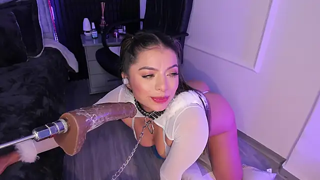 Snapshot of daniiphoeniixx chatting on March 15, 1:52 am daniiphoeniixx online show from March 15, 1:52 am