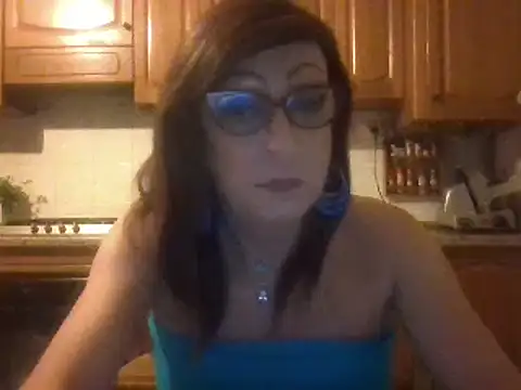 Snapshot of Tiabet chatting on December 4, 10:07 pm Tiabet online show from December 4, 10:07 pm