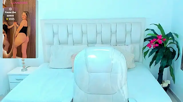 Annie kurt  online show from October 9, 7:56 pm