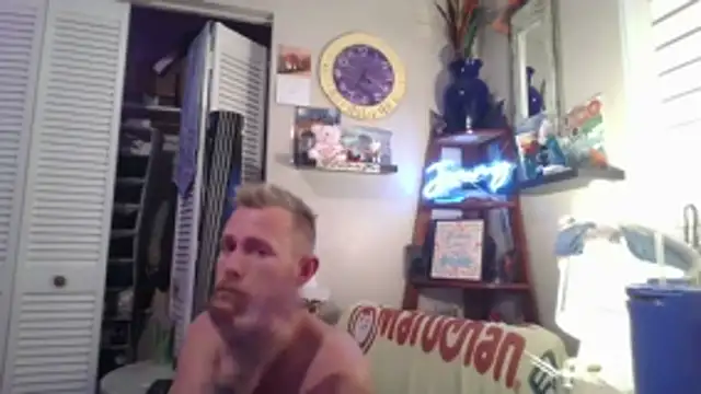 Snapshot of bjay1210 chatting on February 6, 9:34 am bjay1210 online show from February 6, 9:34 am