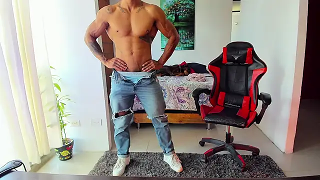 Snapshot of Adam_Valenciia chatting on September 22, 4:20 pm Adam Valenciia online show from September 22, 4:20 pm