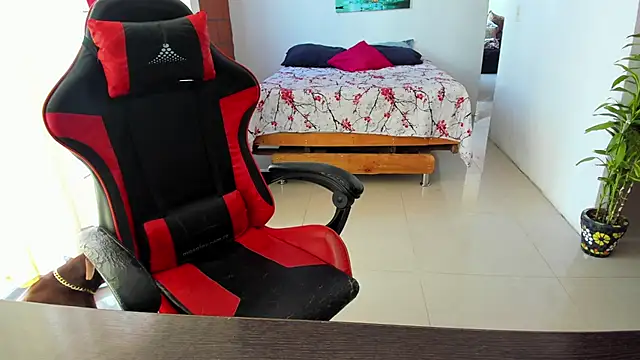 Snapshot of Adam_Valenciia chatting on October 24, 3:41 pm Adam Valenciia online show from October 24, 3:41 pm