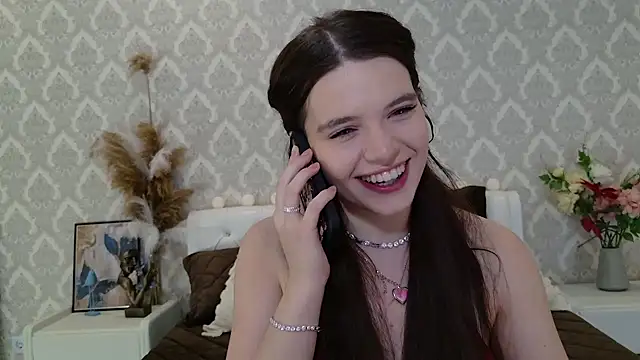 Snapshot of Nellie_Medina chatting on February 18, 8:25 pm Nellie Medina online show from February 18, 8:25 pm