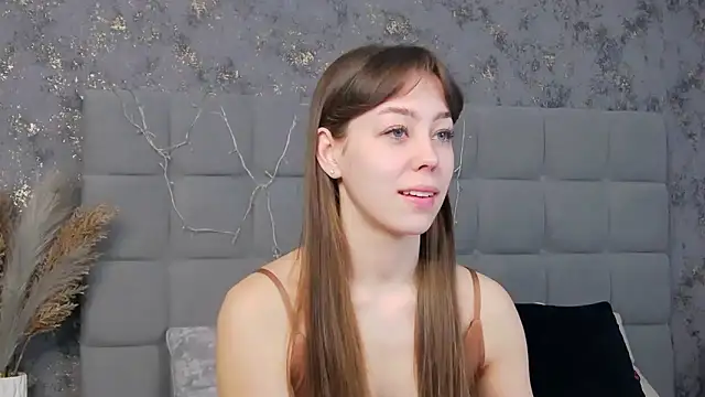 Snapshot of TheEmma chatting on January 12, 6:28 am TheEmma online show from January 12, 6:28 am