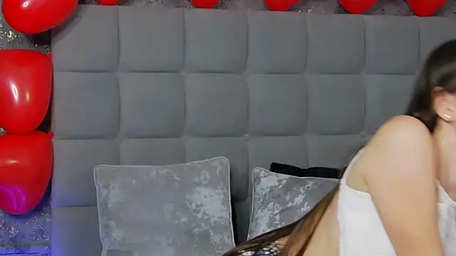 Snapshot of TheEmma chatting on February 17, 12:38 pm TheEmma online show from February 17, 12:38 pm