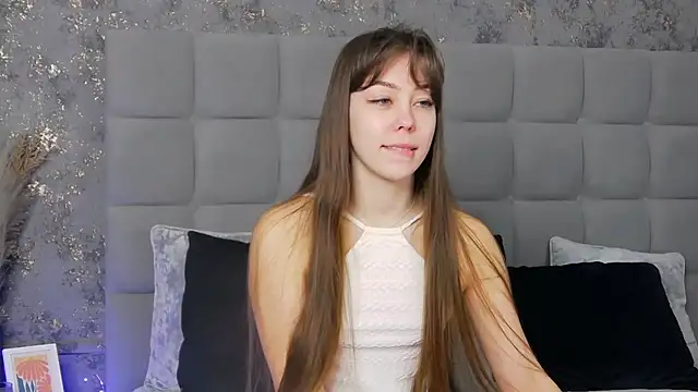 Snapshot of TheEmma chatting on March 1, 5:09 am TheEmma online show from March 1, 5:09 am