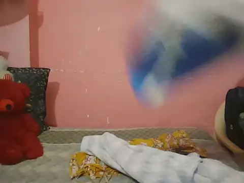 Snapshot of Hot-shanvi chatting on December 1, 11:48 am Hot-shanvi online show from December 1, 11:48 am