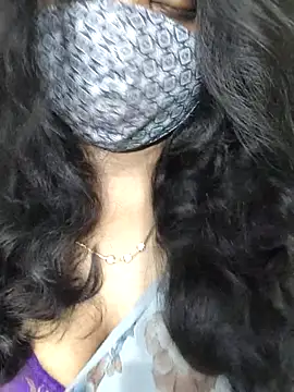 Snapshot of Rathi22 chatting on April 11, 1:32 am Rathi22 online show from April 11, 1:32 am