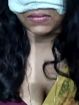 Snapshot of Rathi22 chatting on April 22, 1:41 am Rathi22 online show from April 22, 1:41 am