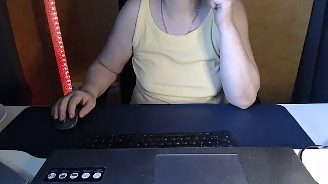 Snapshot of Sweet_Phoenix chatting on May 24, 7:24 am Sweet Phoenix online show from May 24, 7:24 am