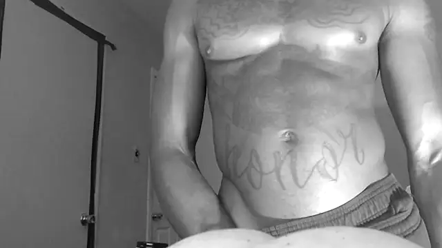 Snapshot of dominatingblacklove chatting on October 11, 2:22 am dominatingblacklove online show from October 11, 2:22 am