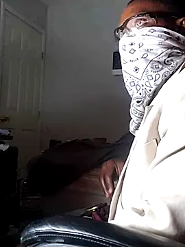 Snapshot of dominatingblacklove chatting on October 23, 8:46 am dominatingblacklove online show from October 23, 8:46 am